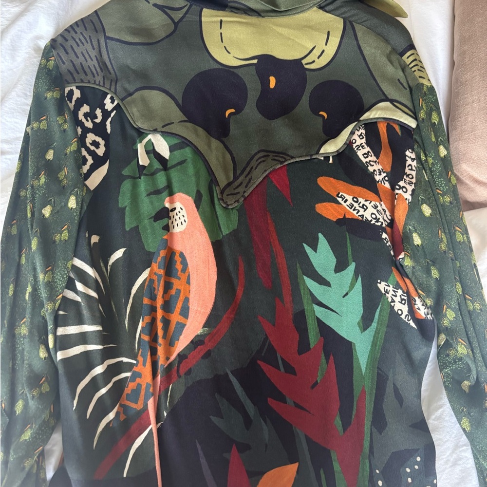 FARM Rio Multicolor Jungle Print Button Down Shirt - Picture 3 of 3